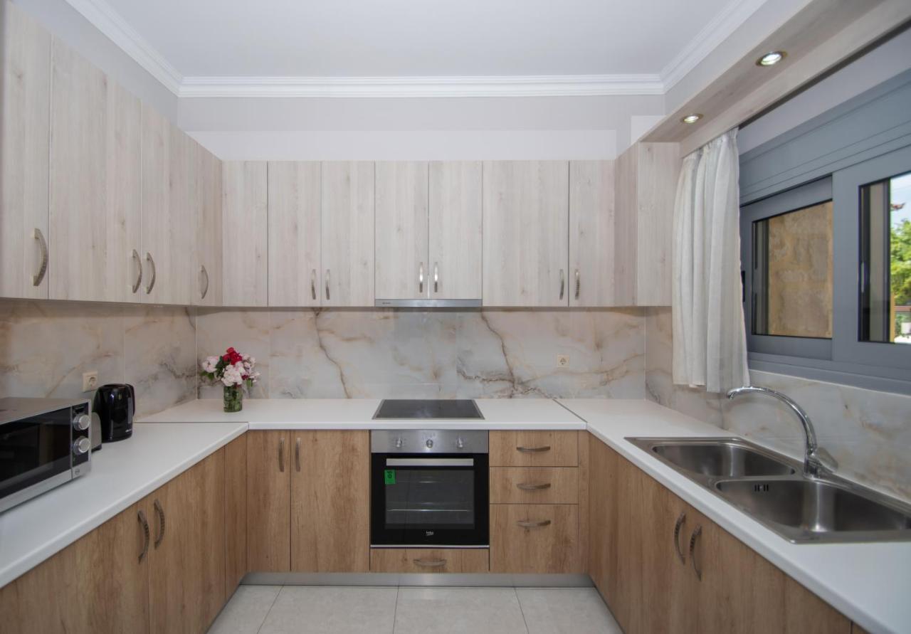 Liri'S Apartments Kalamákion エクステリア 写真